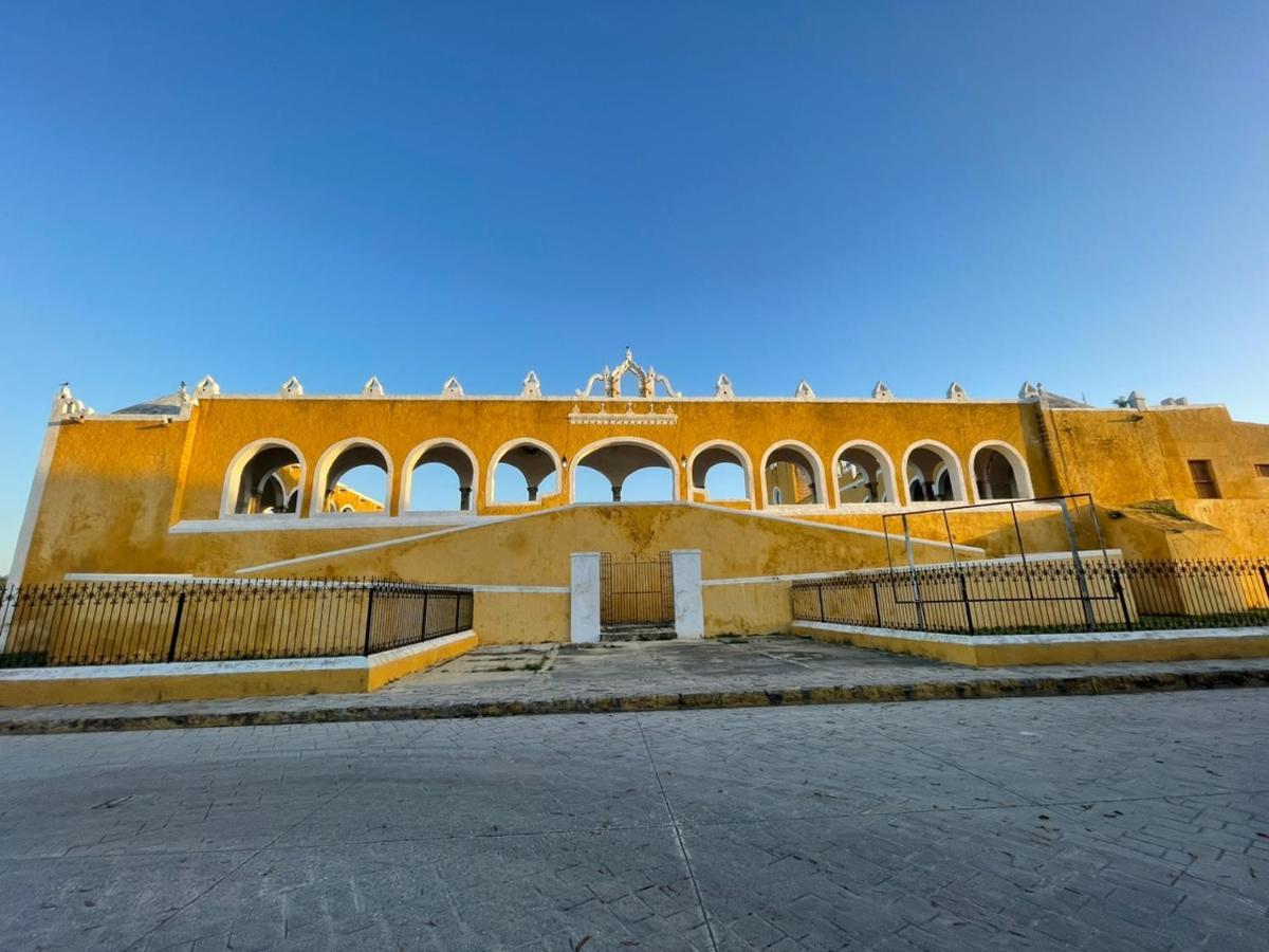 Buenosdias Izamal Bed & Breakfast Bagian luar foto