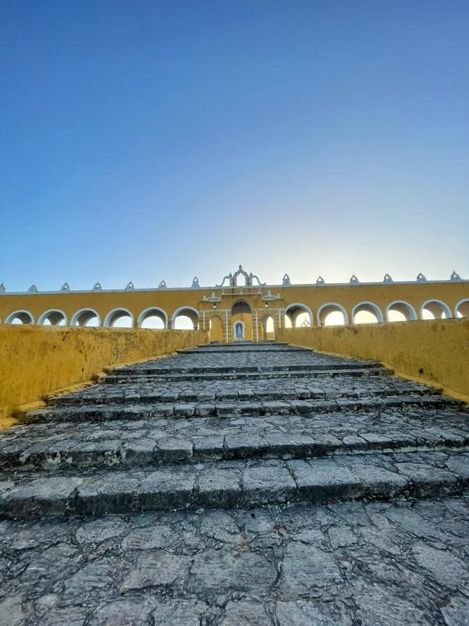 Buenosdias Izamal Bed & Breakfast Bagian luar foto