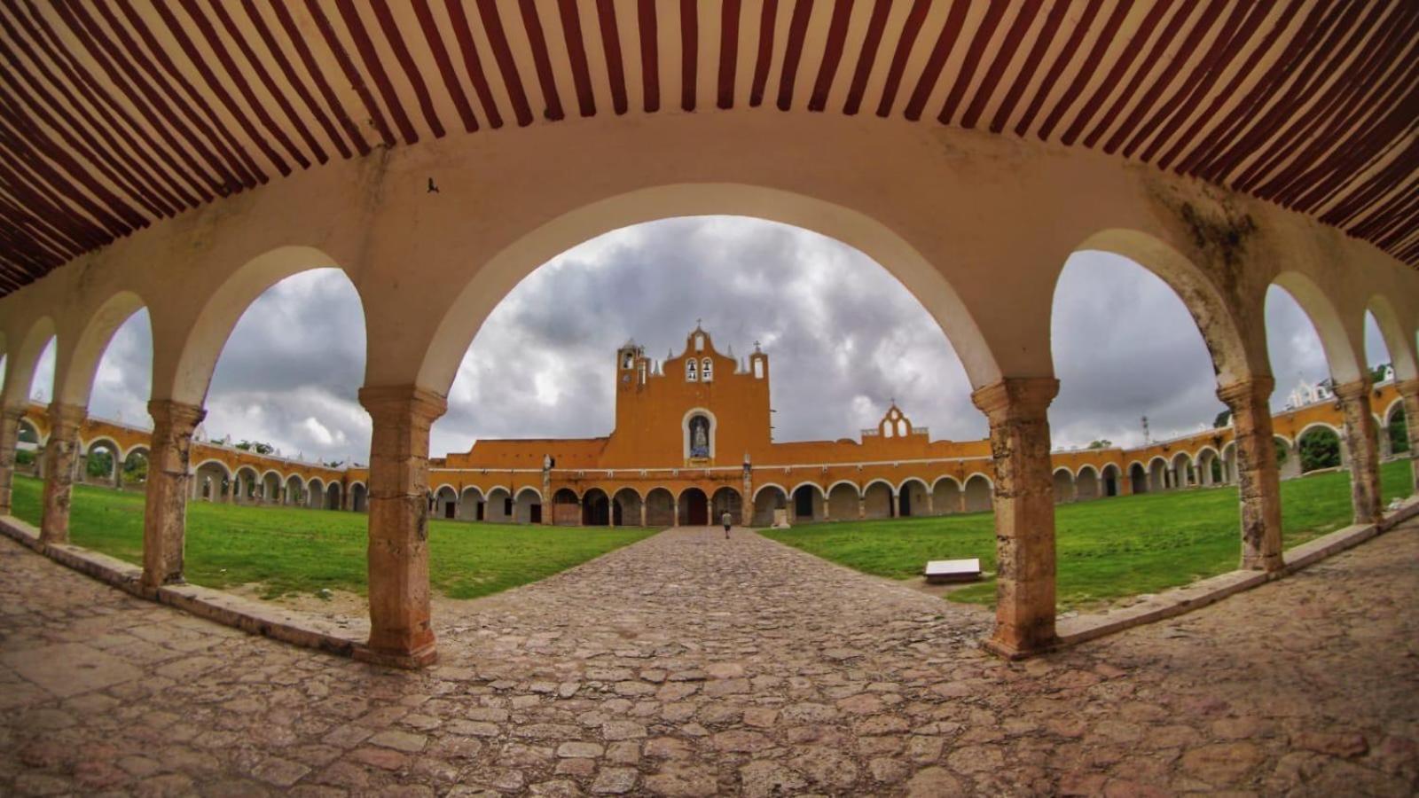 Buenosdias Izamal Bed & Breakfast Bagian luar foto